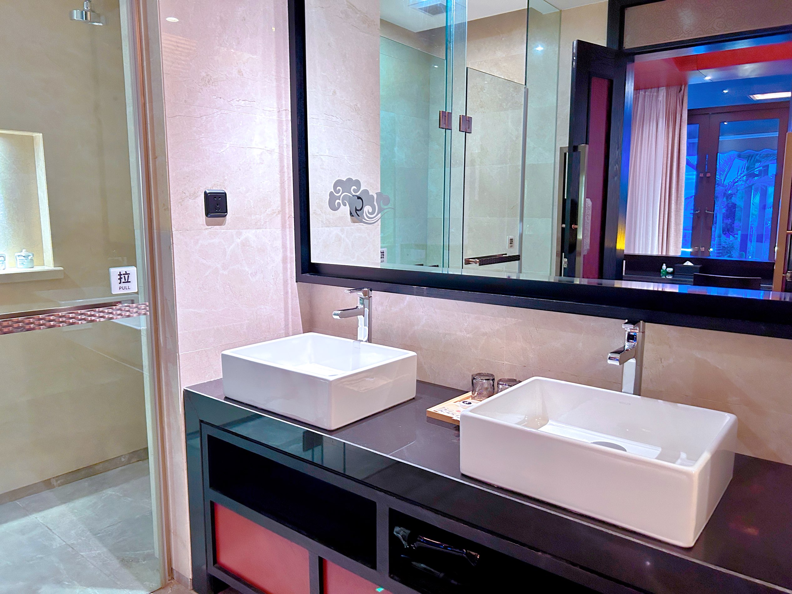 畅享·影院三卧一厅泳池别墅