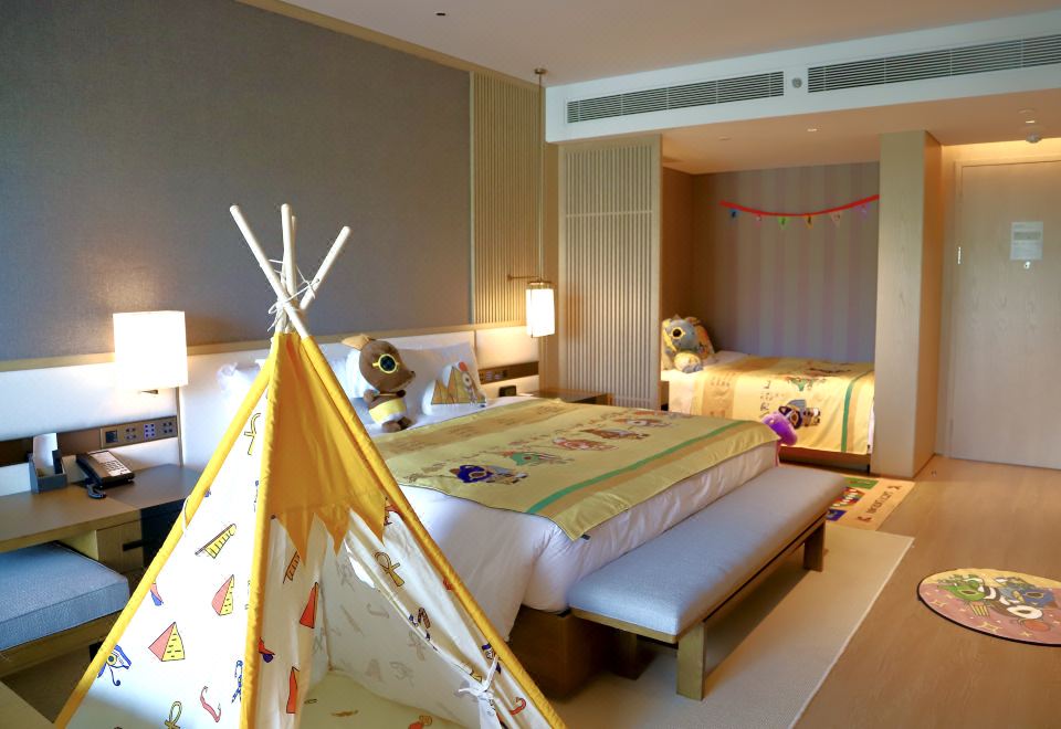 Crowne Plaza Zunhua Hot Spring TownEgyptian Deity Family Theme Room