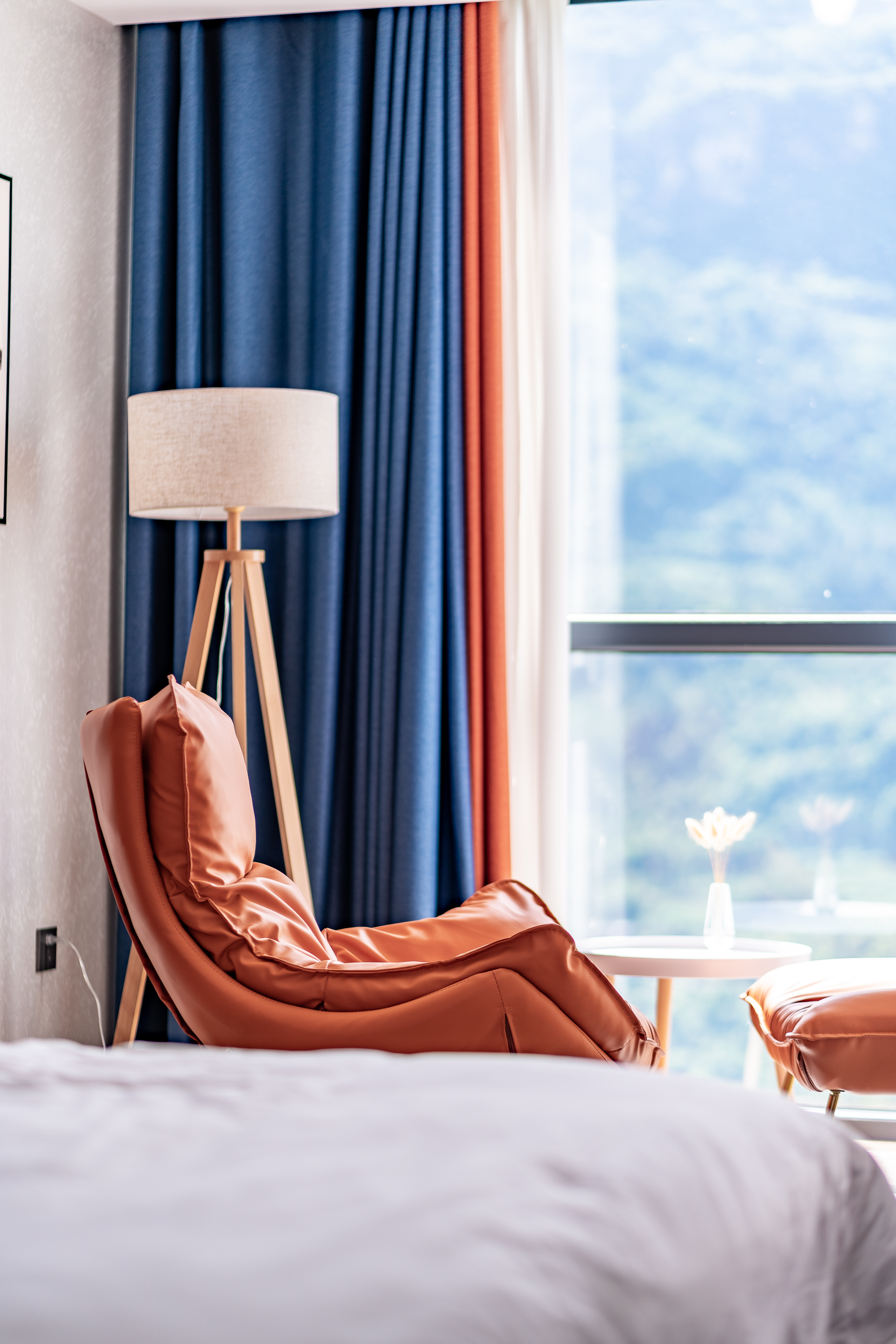 豪华落地窗大床房