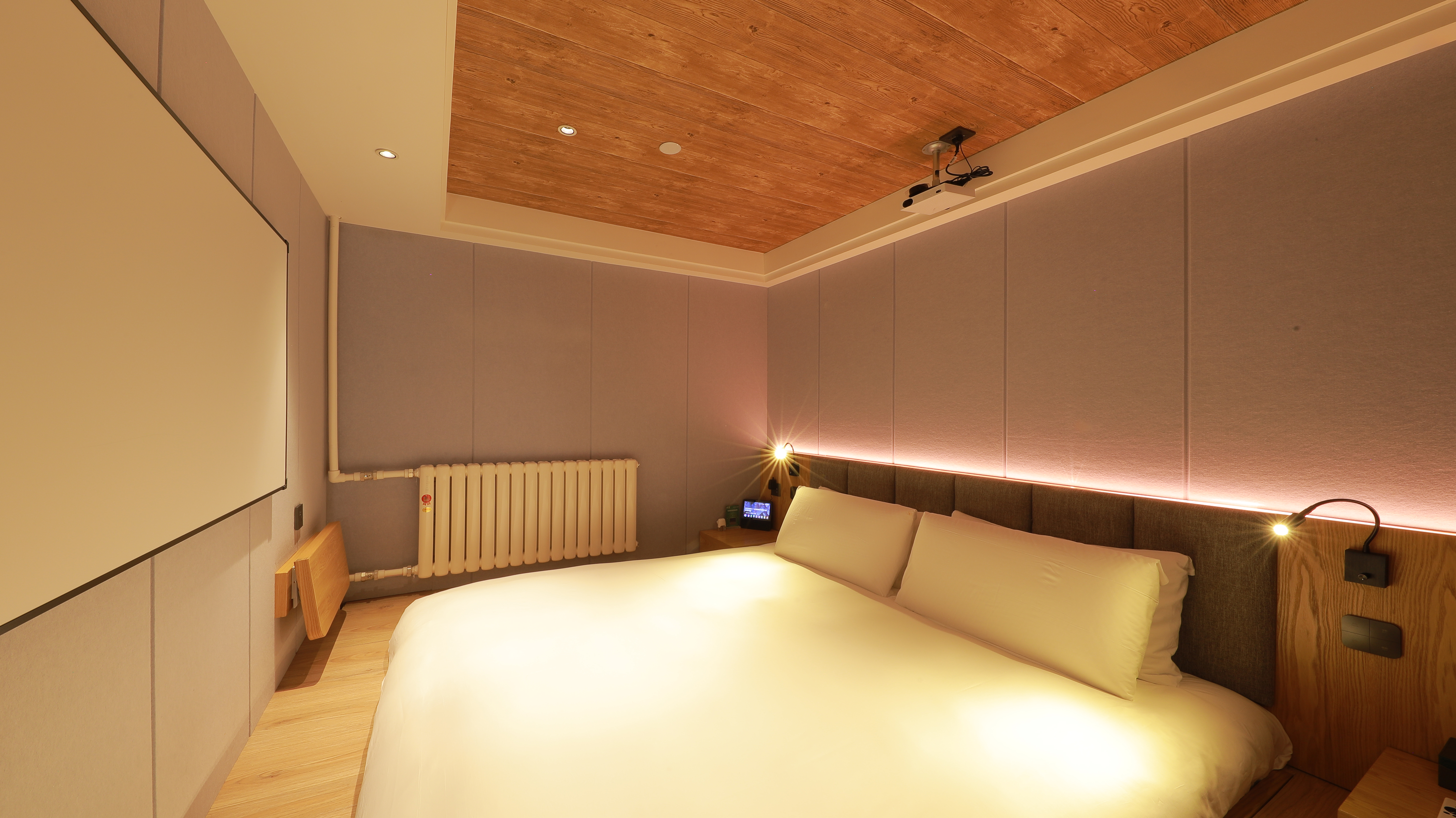 动感影音房（百寸影院+全屋智能+独立空调+独立冰箱）