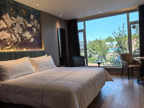 Magnolia Hotel