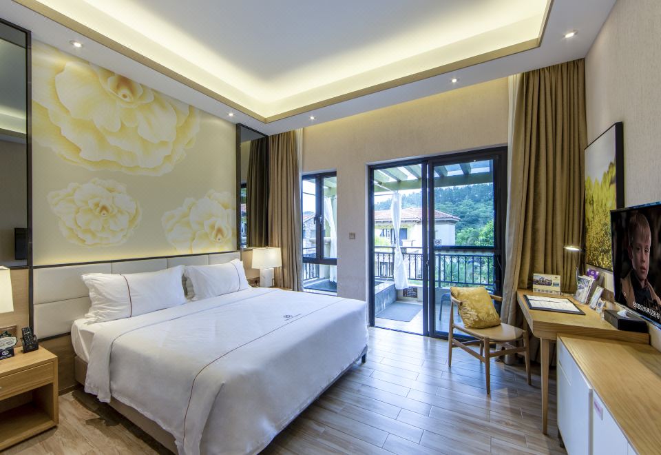 Yuetianxia Hot Spring HotelHot Spring Villa Big Bed Room