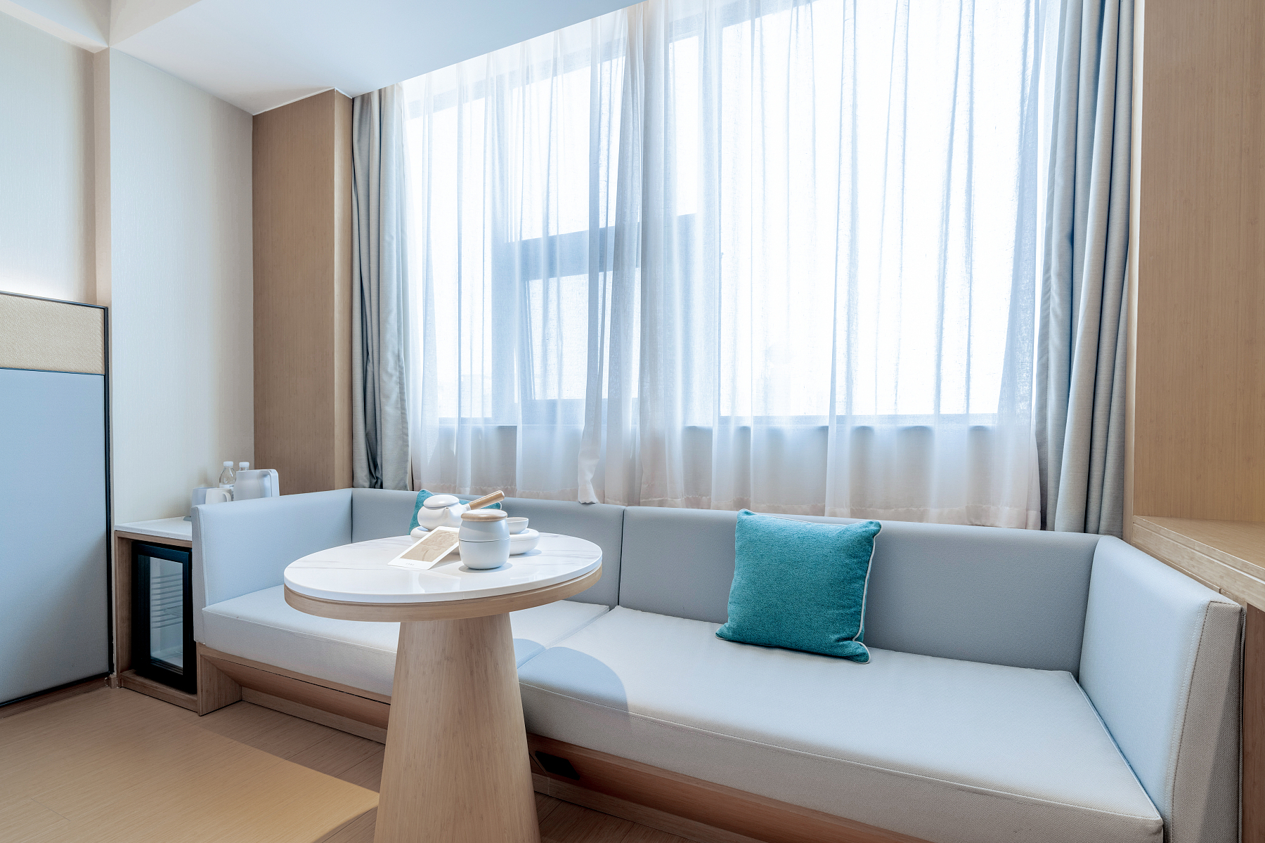 高级大床房（可投屏65寸电视+冰箱+金可儿床垫）