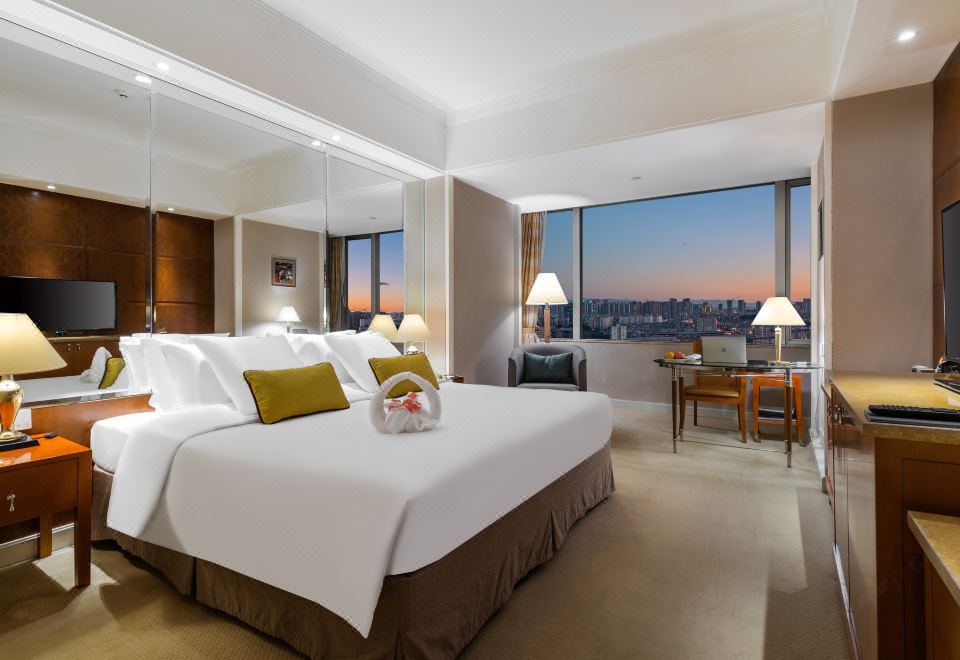 豪華大床房「辦公配套區域+高樓層」