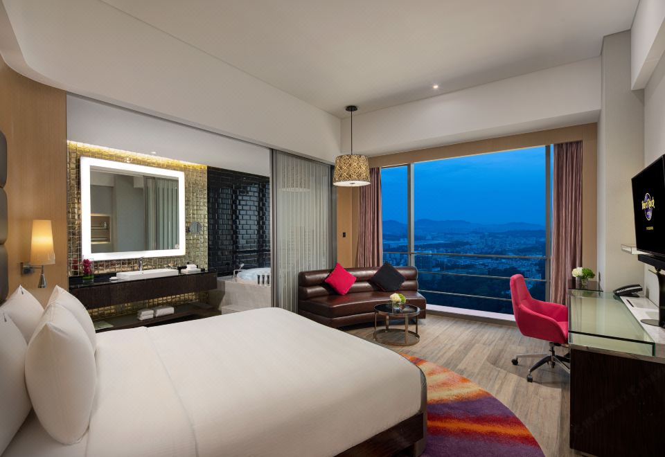 豪华大床房（超大圆形浴缸）