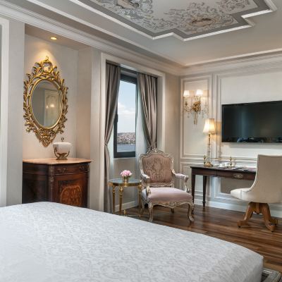 Junior Suite with Golden Horn View