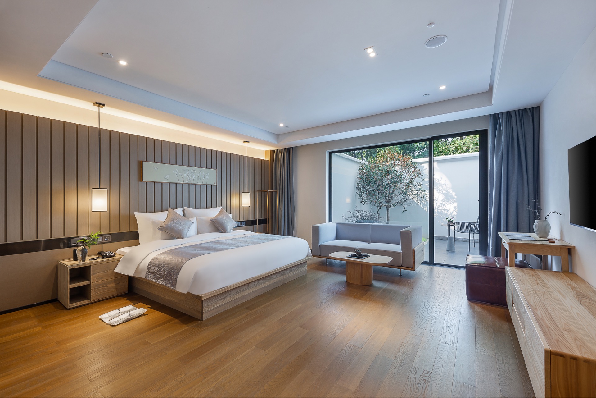 百草园-院落大床套房（泡泡浴缸+落地窗+高端洗护）