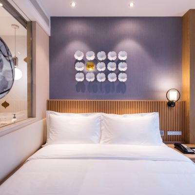 豪華大床房（智能客控+小冰箱） 桔子水晶北京王府井大街飯店優惠