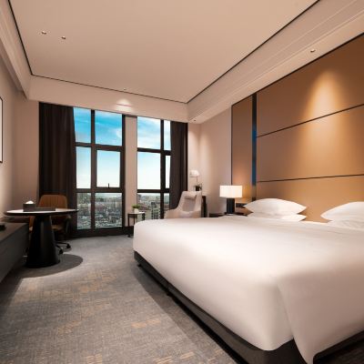 雅奢·逸境大床房（舒眠深睡忱+天然裸棉床品+超大床） 沃爾頓國際飯店（贛州西站店）優惠