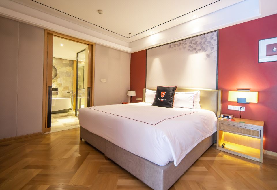Suzhou Tonino Lamborghini Rosso HotelSmart Deluxe Suite