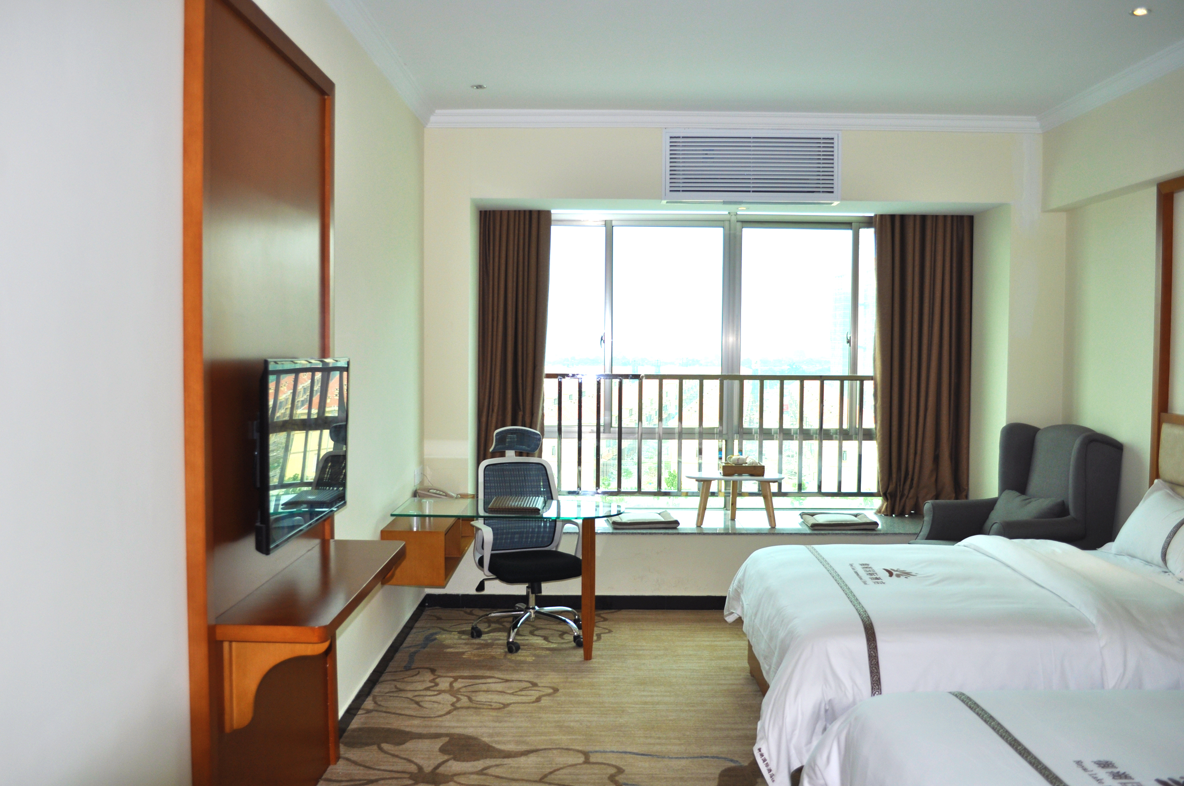 御景精品套房【一房一厅】【功夫茶具】【全景落地飘窗】