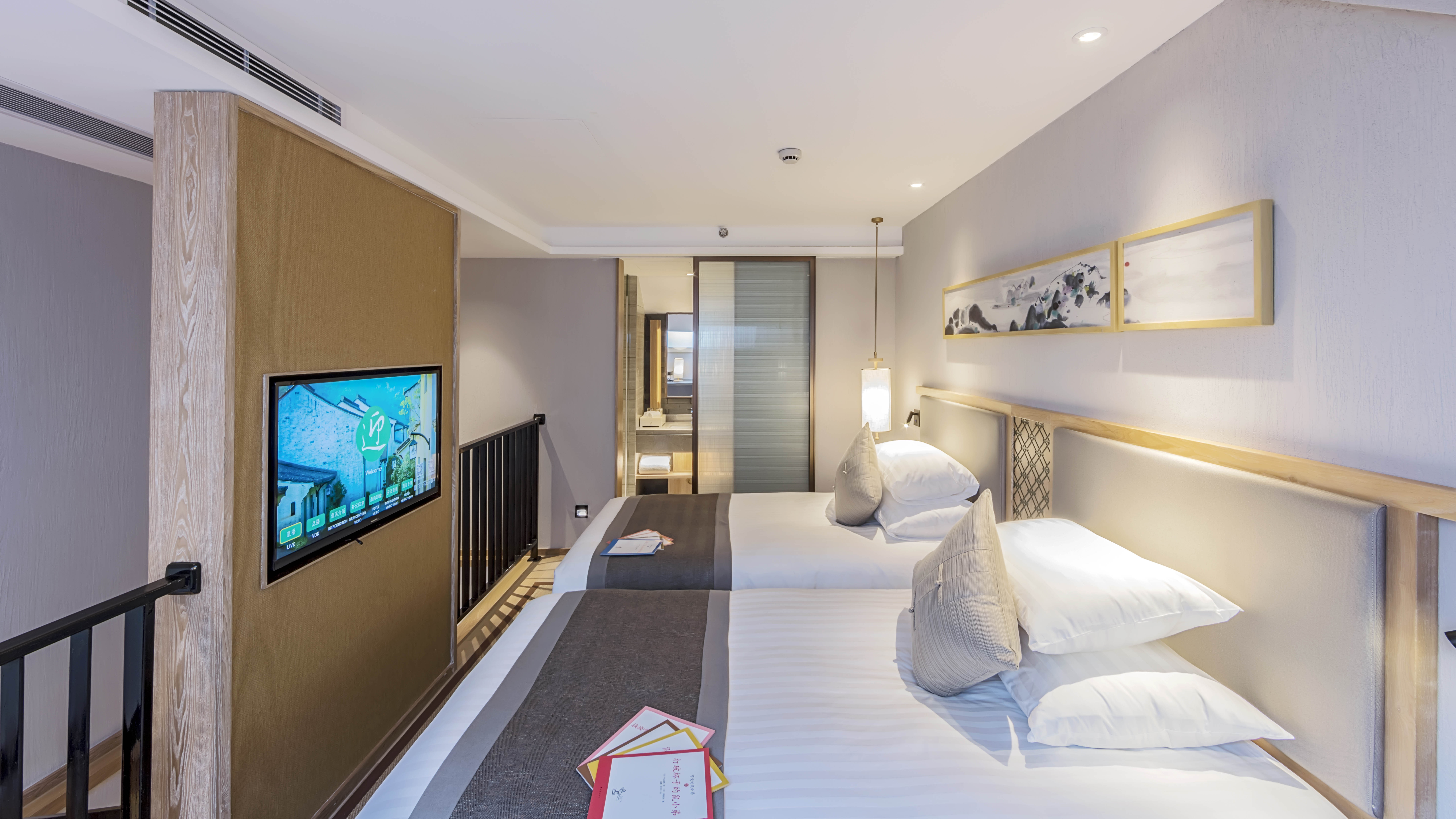 阳台复式家庭房