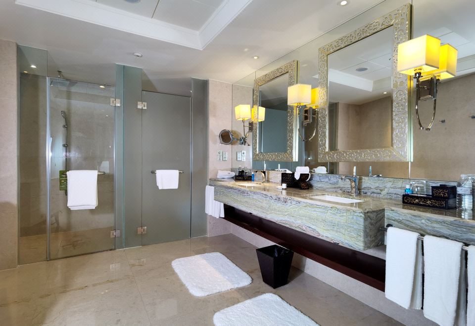 Fairmont Yangcheng Lake KunshanFairmont Premier Lake-View Junior Suite