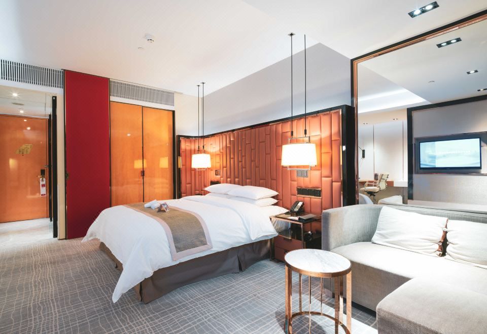 Ramada Plaza Shanghai Pudong AirportBusiness Double Room