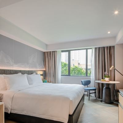 典雅大床房（智能馬桶+電動窗簾+電視投屏） 廣州珠江新城五羊邨地鐵站琥珀公館優惠