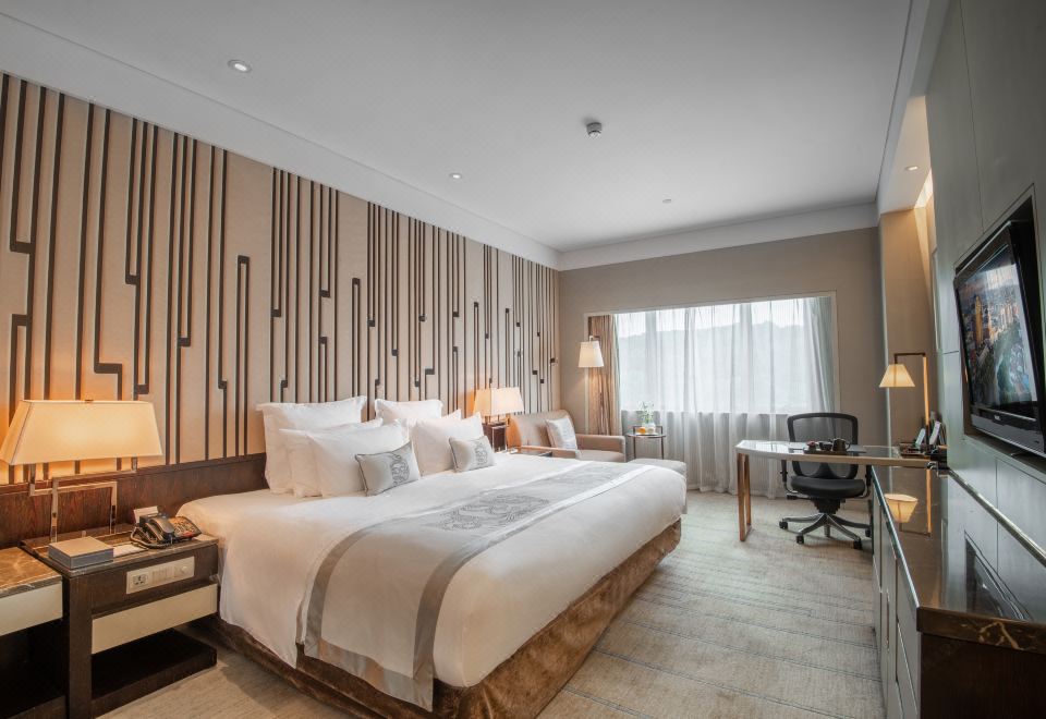 Grand Pacific HotelFamily Room (King Bed)