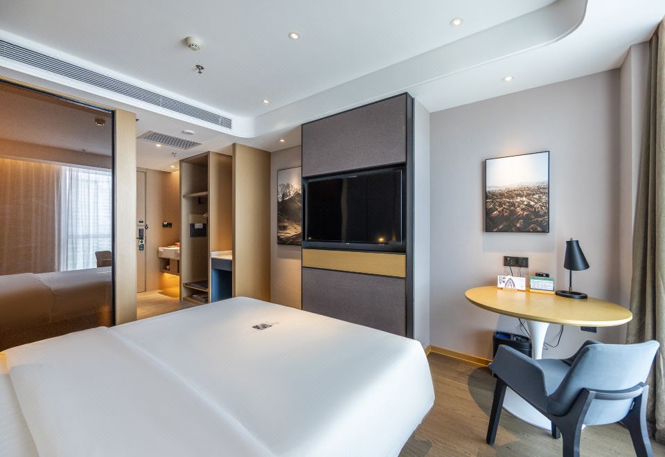 Atour Hotel (Lanzhou Xiguan Zhangye Road Pedestrian Street)Superior Queen Room