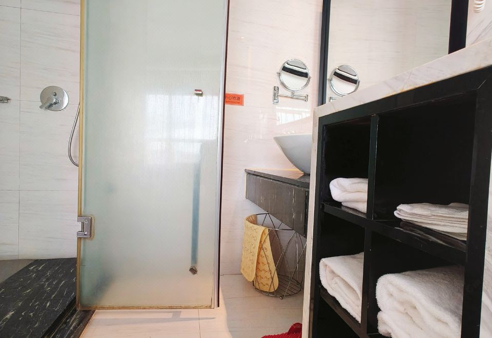 璀璨全河景大床房