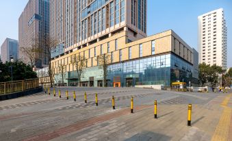 YEM Tata Executive Apartment (Shenzhen Baoan Wanda Plaza Store)
