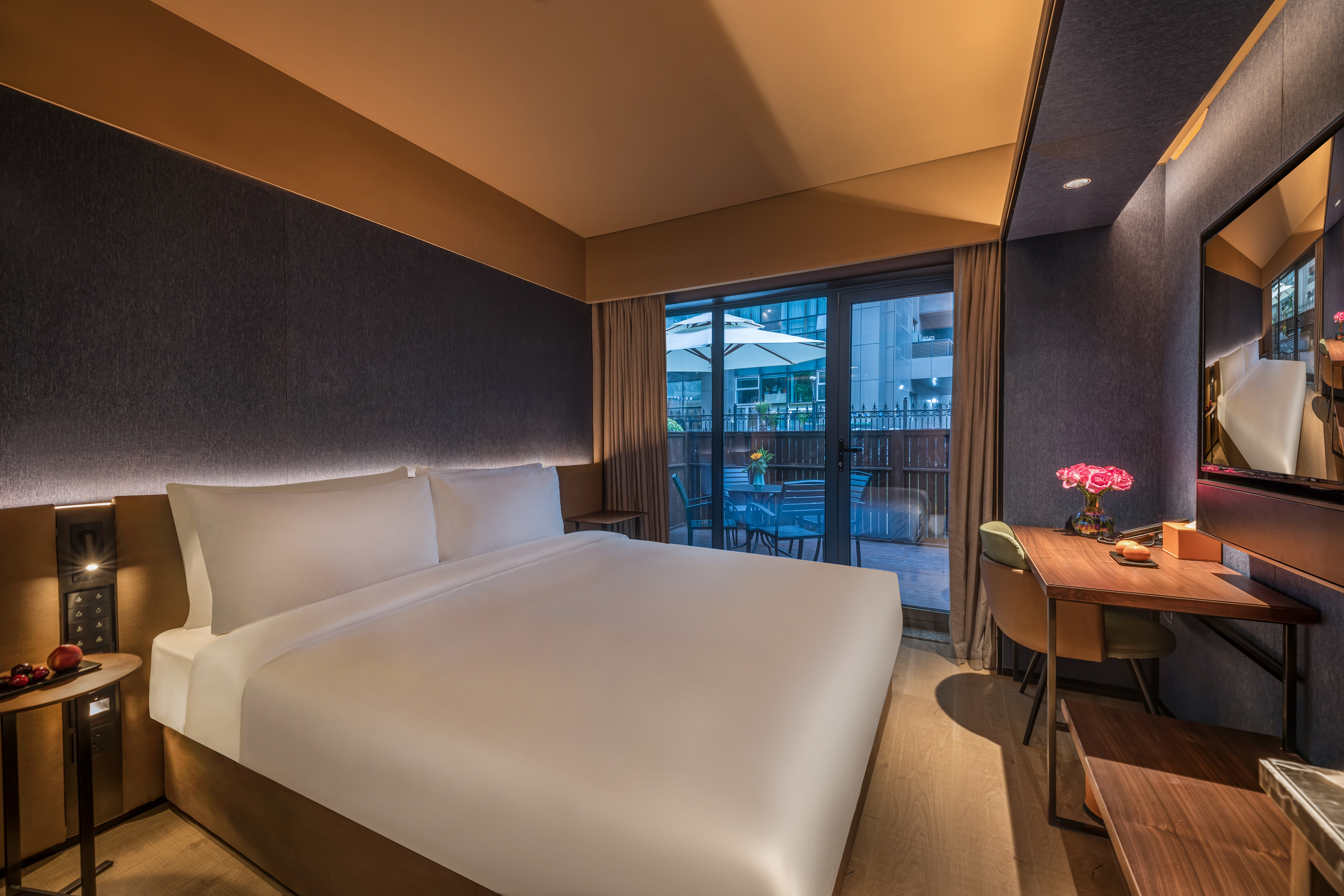 精选大床房（智能客控+KINGKOIL床垫+迷你冰箱）