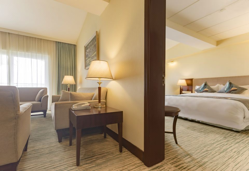 Asia Gulf HotelExecutive Sea-view Suite