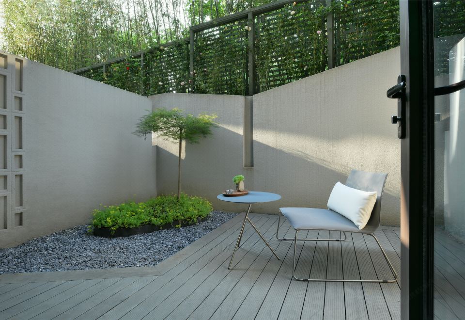 Blossom House Yangzhou LakesideCourtyard King Bed Room