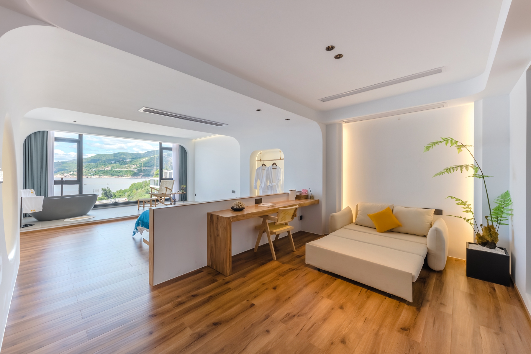 Floral Hotel·Xiapu Mid Mountain Lansu Hotel (Sansha Dongbi Store)悦己-180°海景浴缸日落房（梳化床+办公桌+窗外好景）