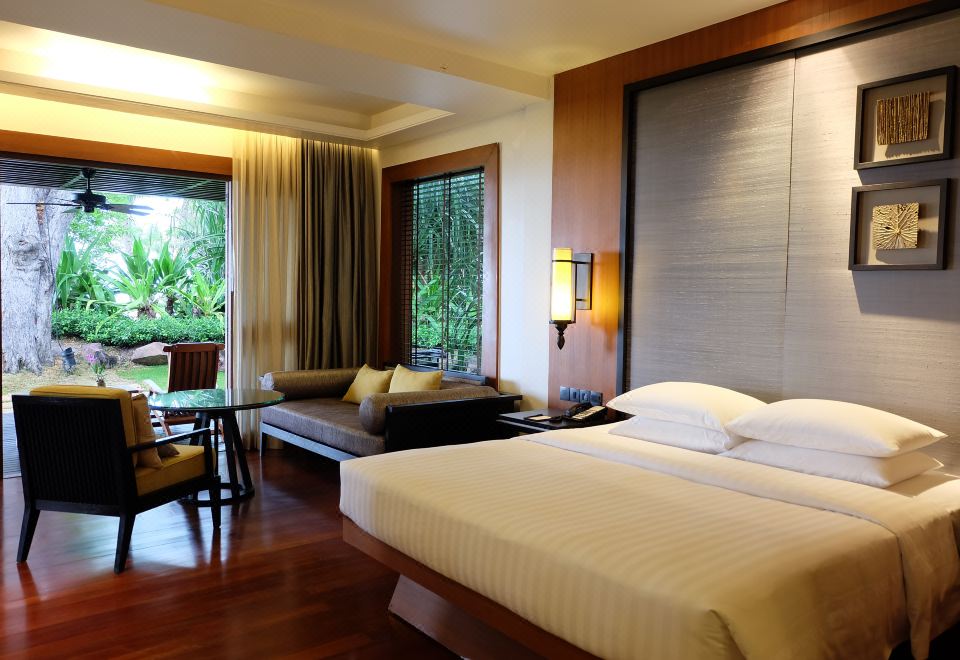 俱乐部景观特大床房