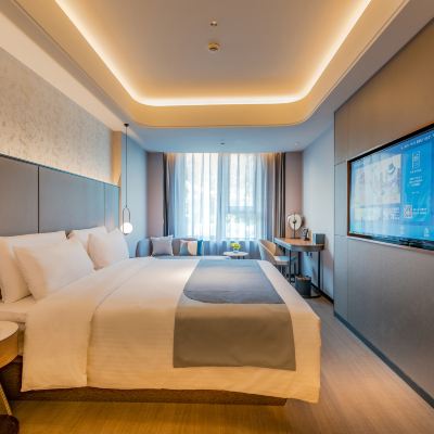 高級大床房（智能電視投屏+電動窗簾+深睡枕） 和頤至尚飯店（杭州西湖湖濱南山路店）優惠
