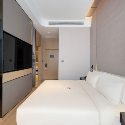 雅緻大床房（無線電充+手機投屏+中街全景） 瀋陽中街故宮玫瑰亞朵飯店優惠