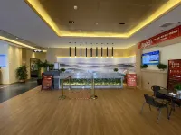 Four Seasons Hot Spring Hotel (Da'an Nenjiangwan Wetland Park High-speed Railway Station)