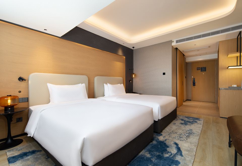 轻奢轻悦双床房（阳光城景+办公休闲+裸眠床品）