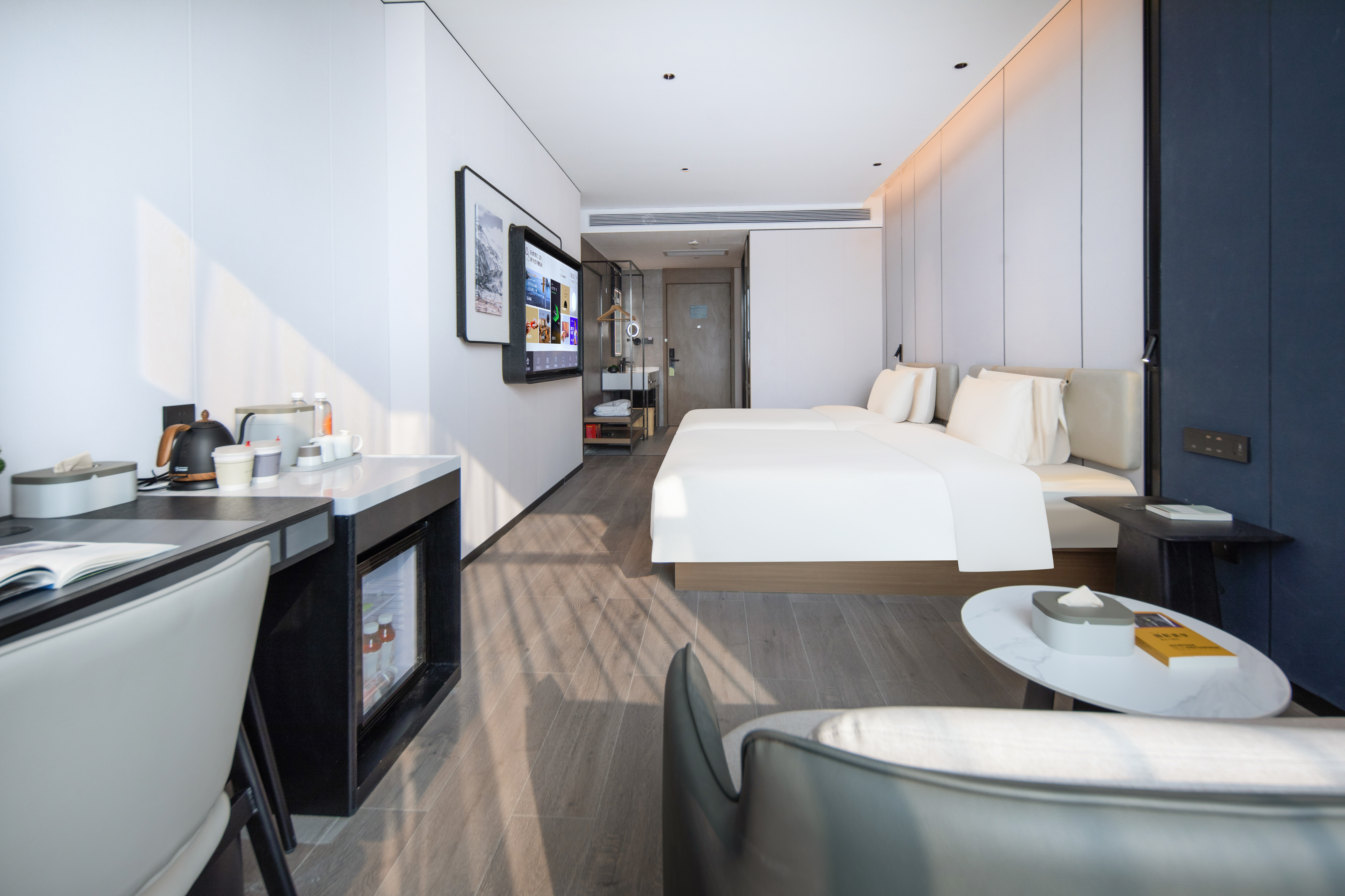 几木双床房（深睡枕+mini吧+55寸投屏电视+浴袍）