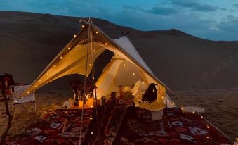 Dunhuang Desert Moon Bay Wild Luxury Desert Camping Starry Sky Hotel