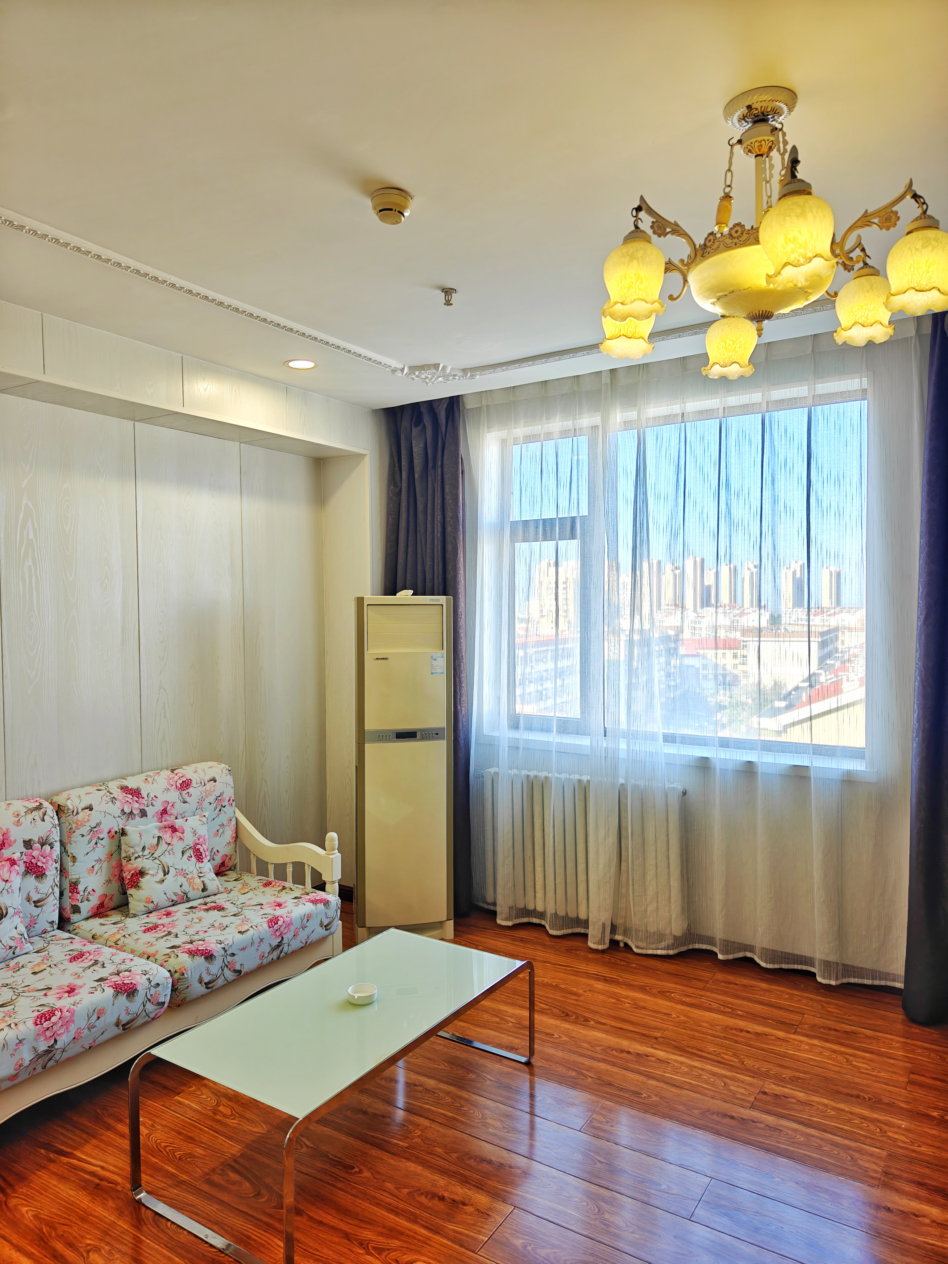 C.S. Sunshine Hotel阳光轻奢大床房「舒适好眠」