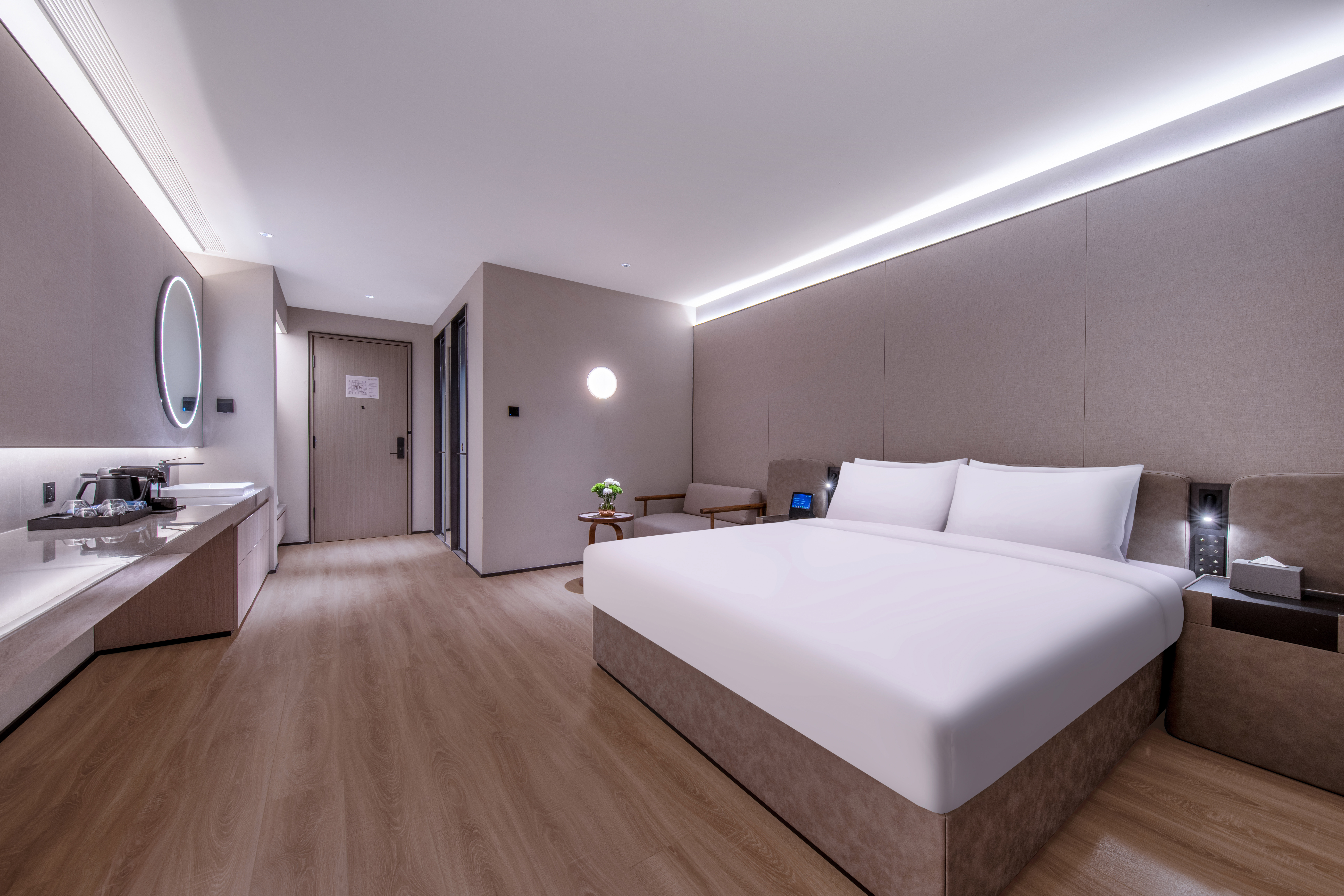 高级大床房（智能客控+小冰箱）