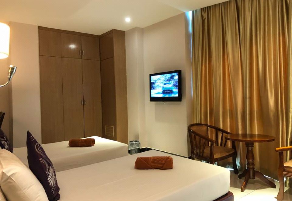 The Room Hotel - Housity
