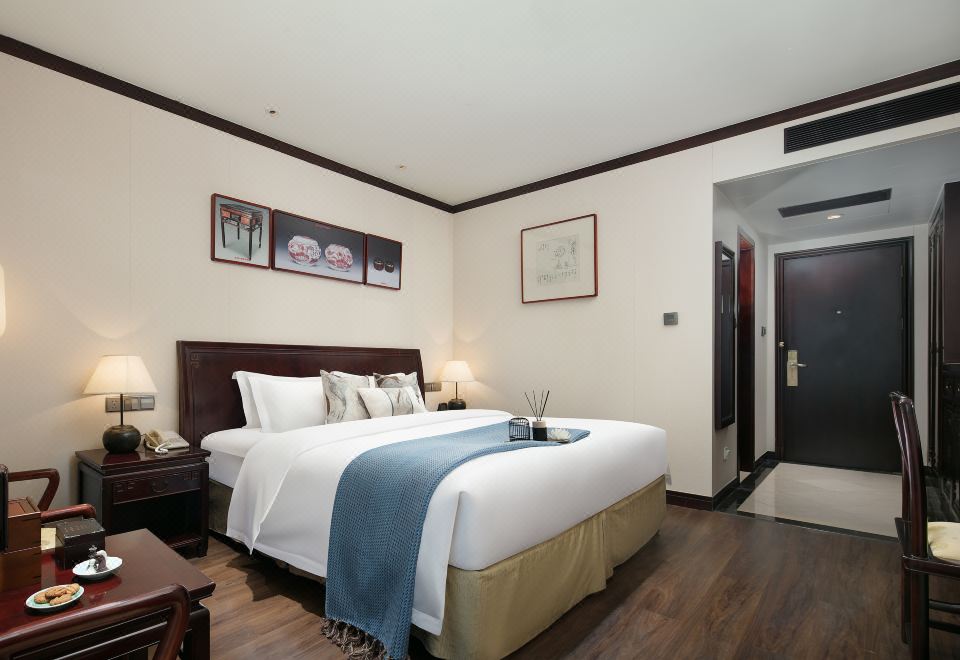 城景豪华大床间