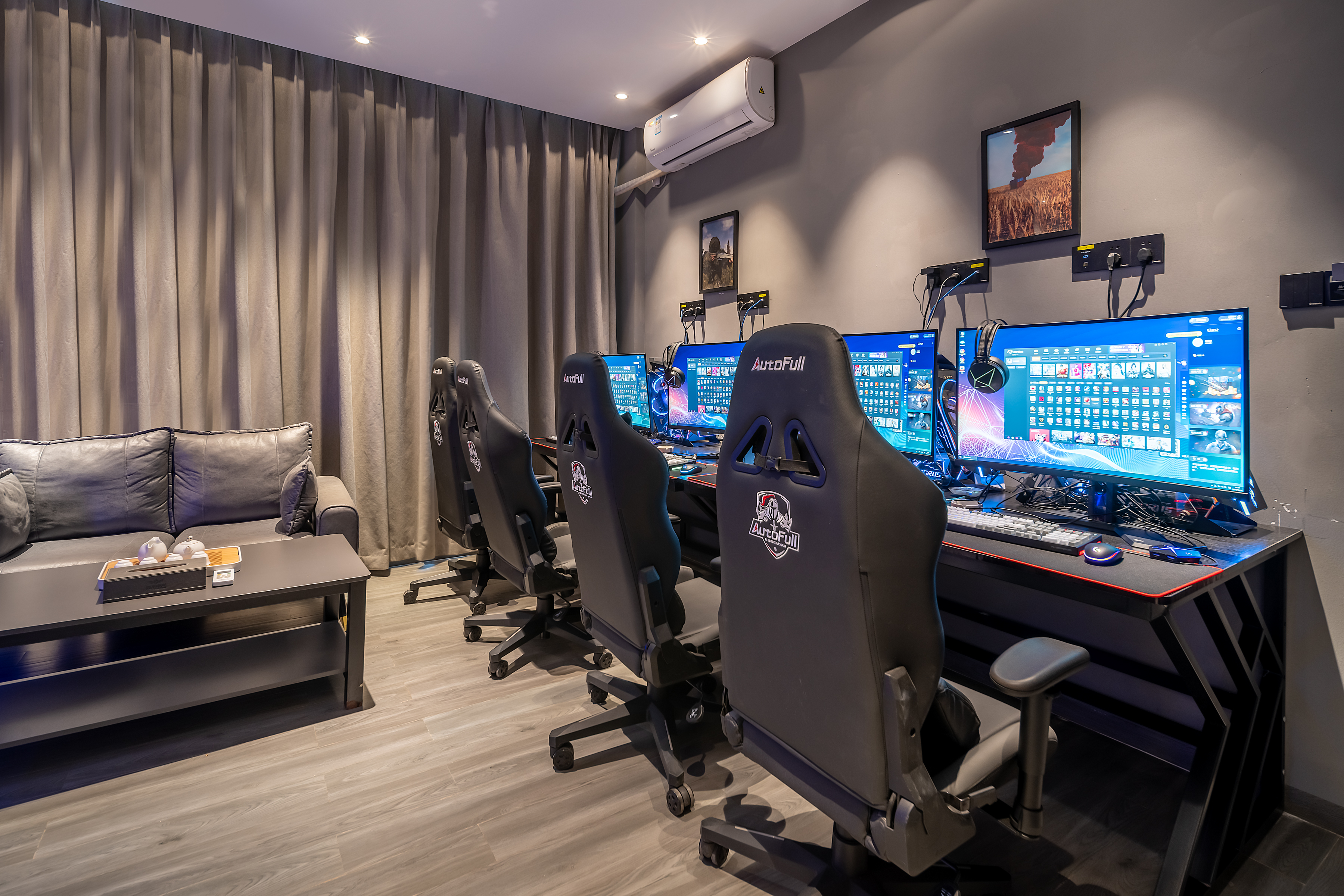 吃鸡四人间-[4台电脑+RTX3060显卡+i5-10700F处理器+16G内存+2K曲面屏+机械键鼠]+2张上下床+沙发茶几