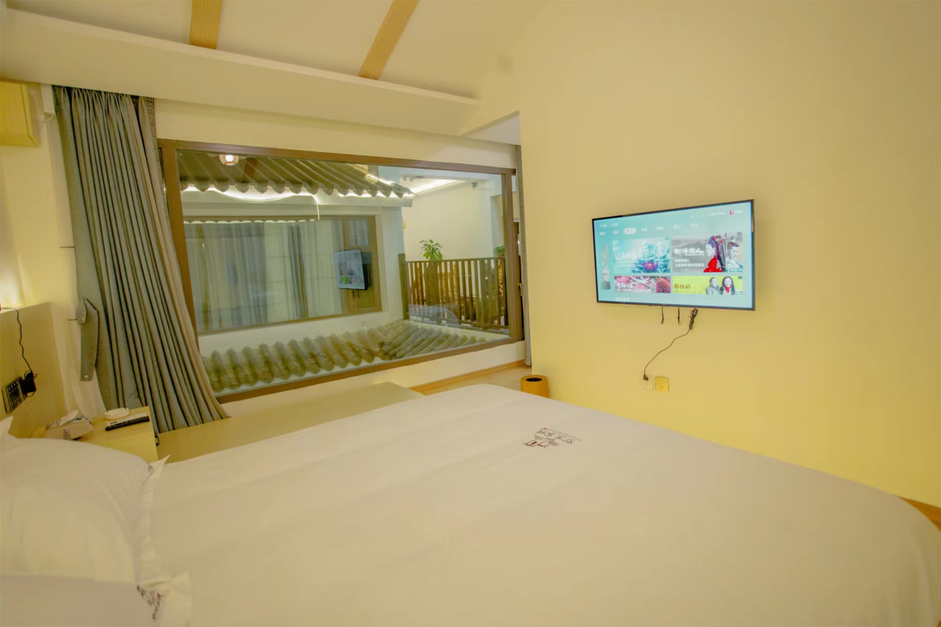 特惠阳光大床房