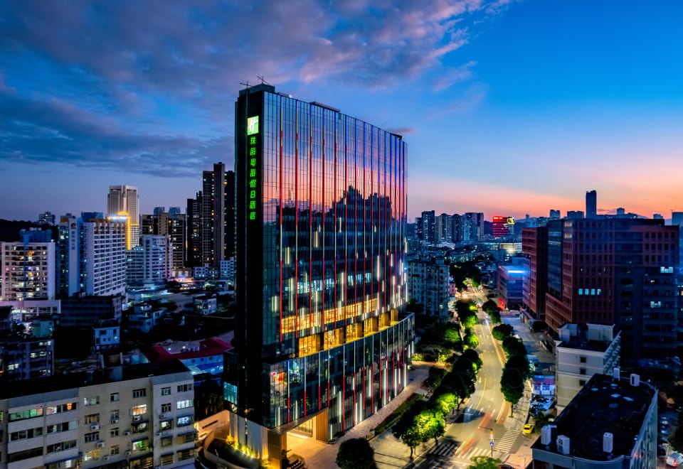 Holiday Inn Zhuhai City Center - Housity