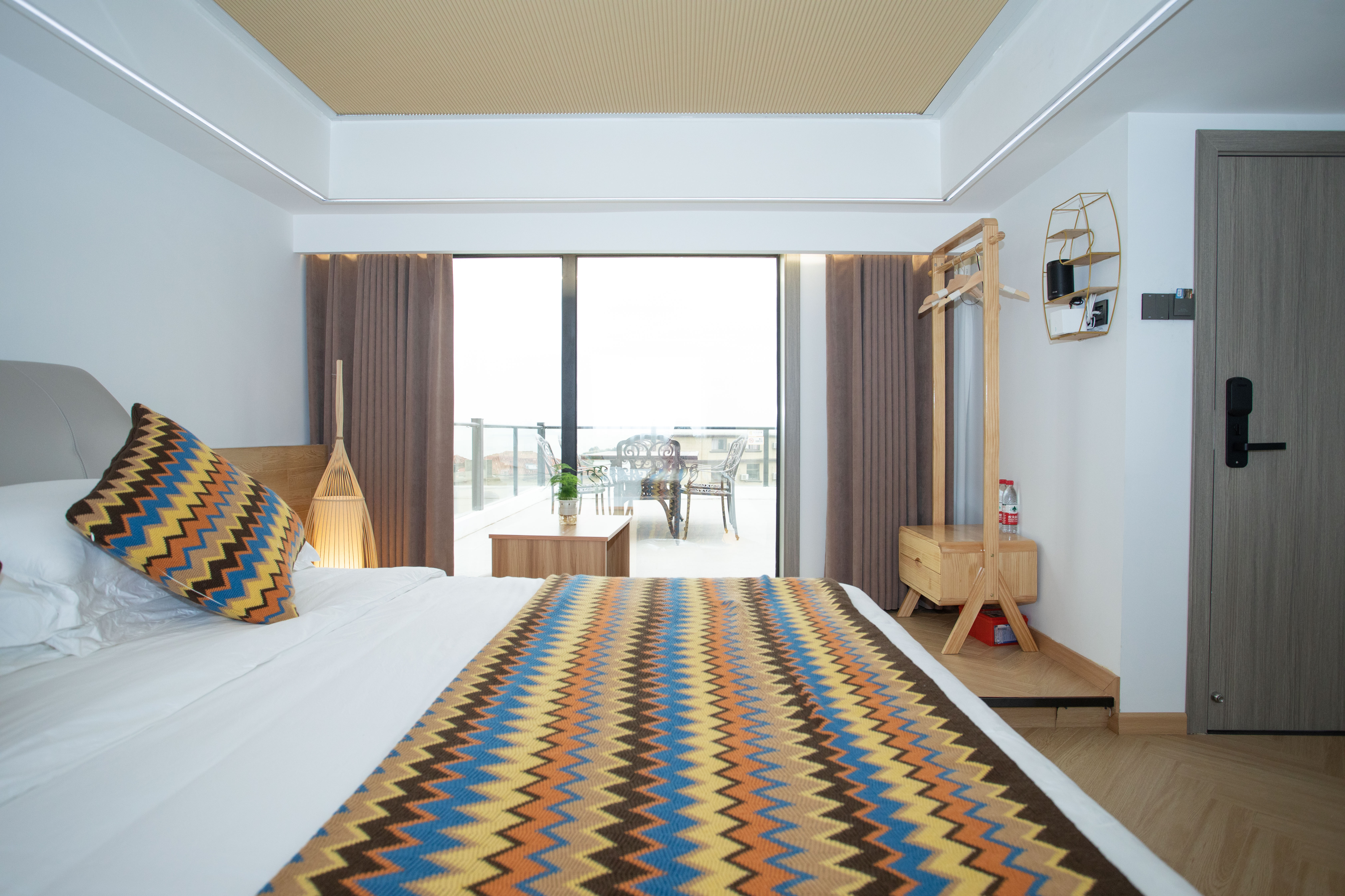 清风·星空情侣房『智能马桶+乳胶床垫+移动电视』