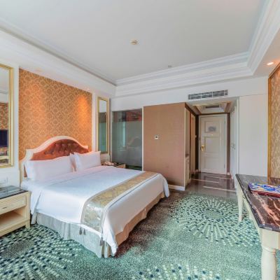 標準大床房 銀色假日飯店（東莞常平火車站店）優惠