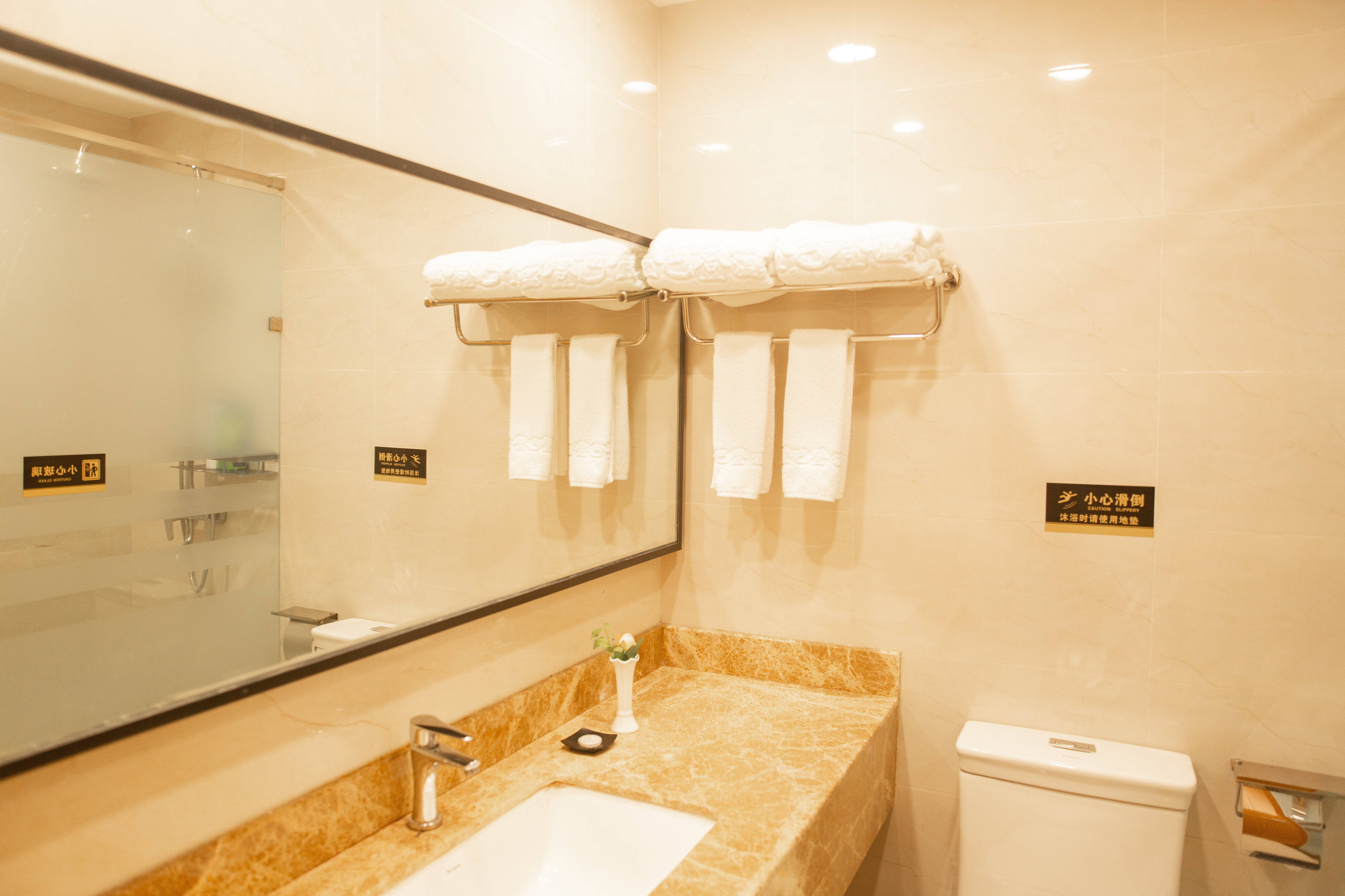 Badeng Hot Spring Hotel Deluxe Room