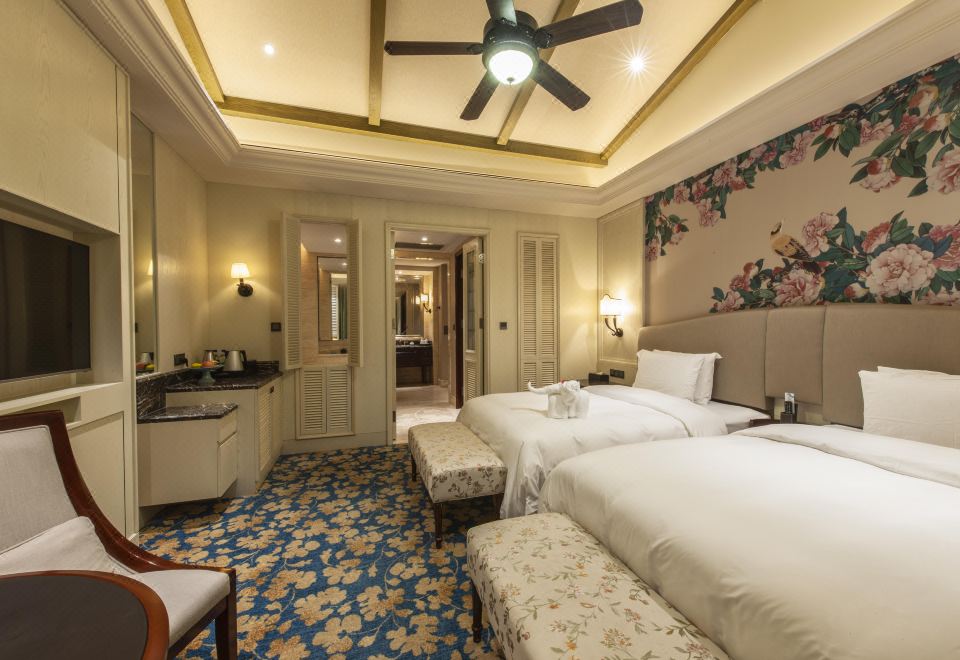 泳池别墅豪华池畔双床房