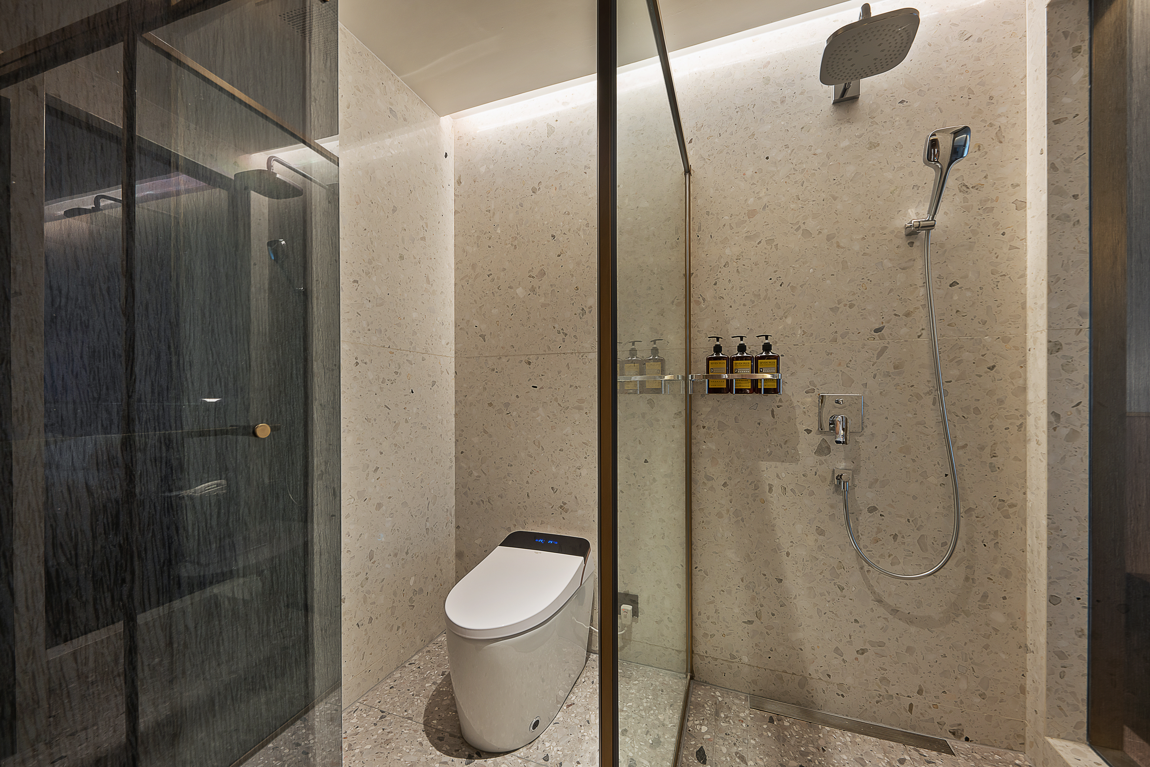 玉缘-轻奢大床房（乳胶床垫+高清影视+办公书桌）