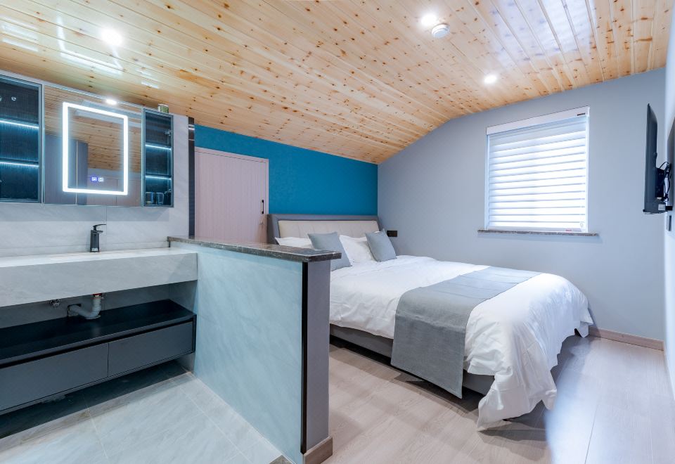 阁楼大床房（空调+安心舒睡）