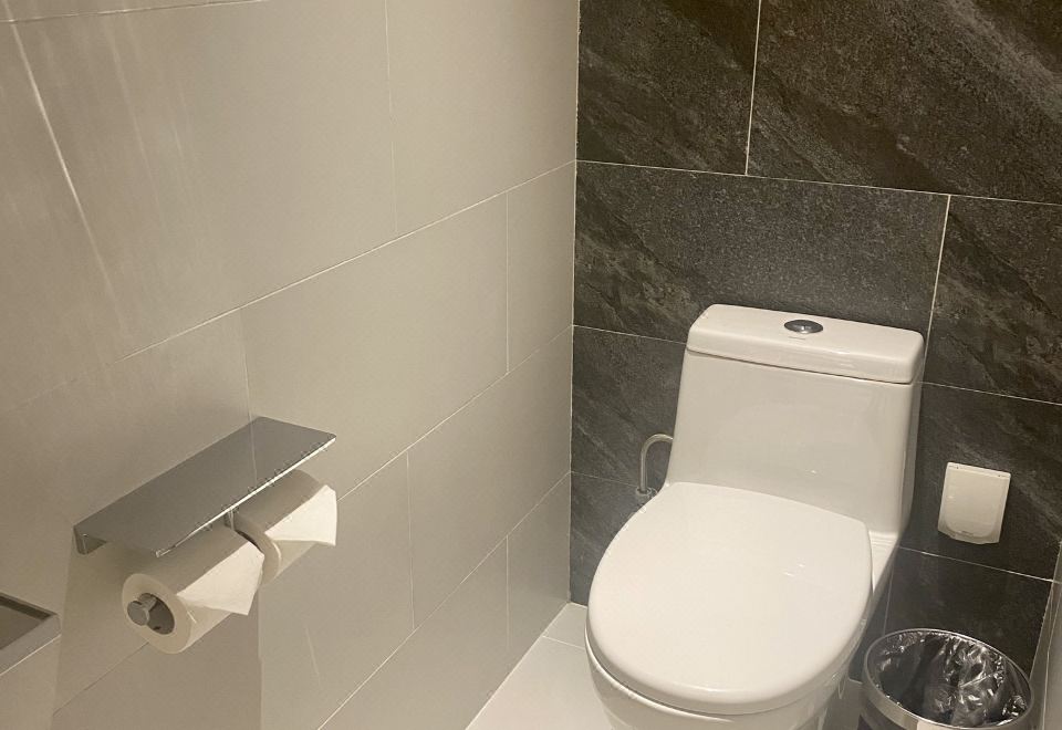 特价大床房（加热毛巾杆+小冰箱+智能镜）