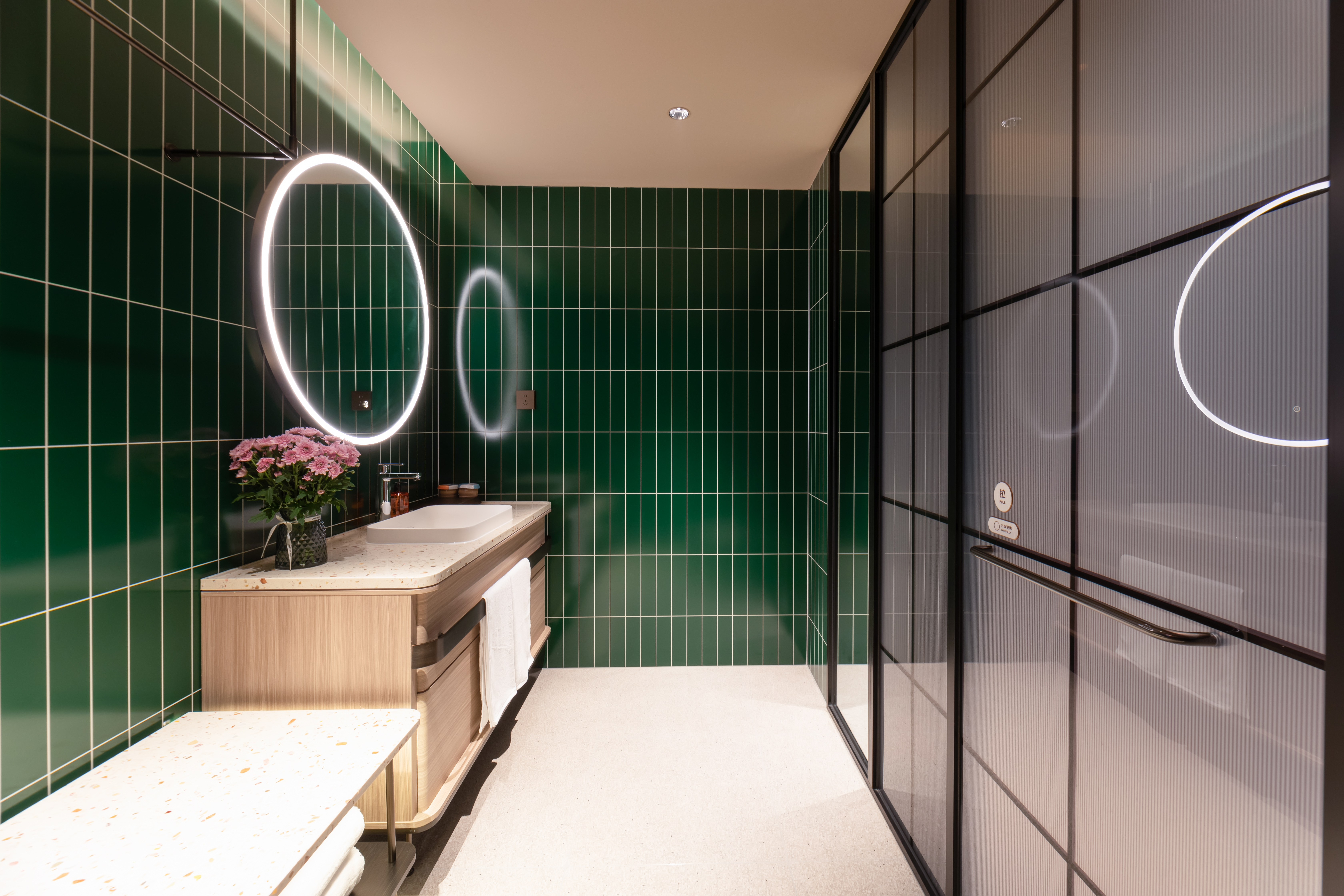 大床房（智能客控+电视投屏+小冰箱+智能马桶）