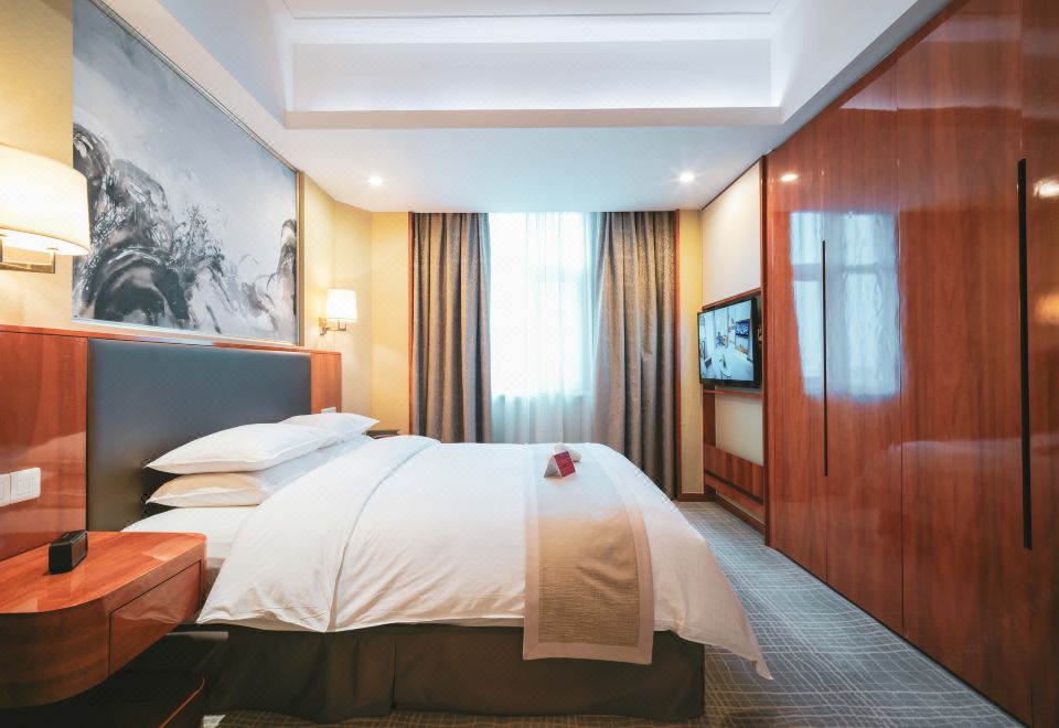 Ramada Plaza Shanghai Pudong AirportBusiness Suite
